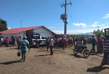 Se manifiestan trabajadores de platanera San Carlos