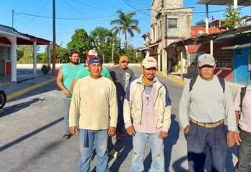 Obreros piden prestaciones a empresa constructora en Jalapa