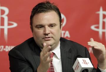 Multan Daryl Morey con 50 mil dólares por un tuit