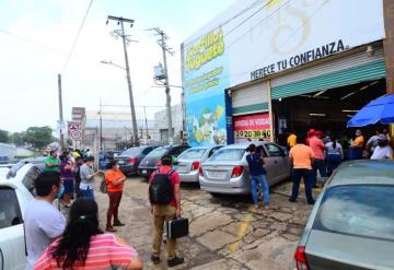 Pese al semáforo naranja, Reyes Magos hacen filas por los regalos