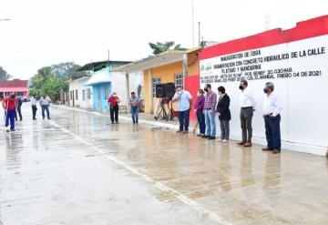 Alcalde de Emiliano Zapata inaugura pavimentación de calles