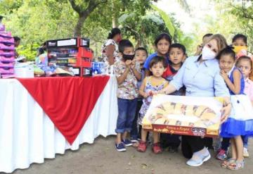 Fundación Te Regalo del Alma una Sonrisa celebra el Día de Reyes con niñas y niños de Paraíso