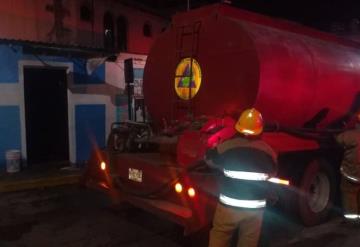 Dejan conectada una bocina y se incendia lavandería 