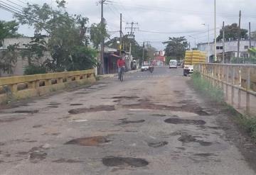 Puente ubicado sobre la ranchería El Río podría colapsar