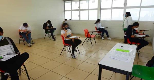 Presentan Su Examen De Admisión Los Aspirantes A La Ujat 2215