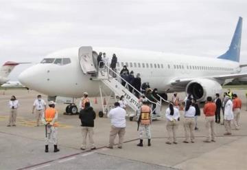 82 mexicanos repatriados de Estados Unidos llegan a Tabasco