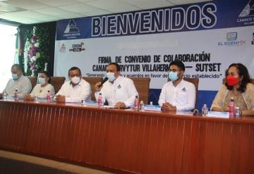 Empresas adheridas a la CANACO analizarán comprar vacunas anti-COVID