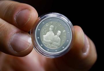 Crean moneda dedicada al personal de Salud 