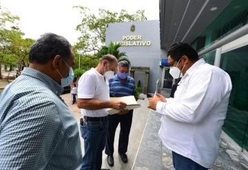 Veteranos al volante solicitan prórroga para renovar sus unidades 