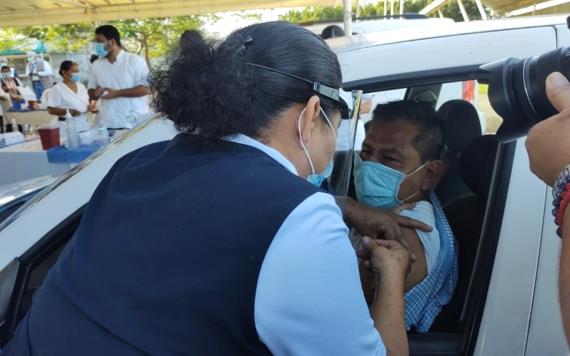 Sin contratiempos inicia vacunación en Deportivo Olimpia XXI
