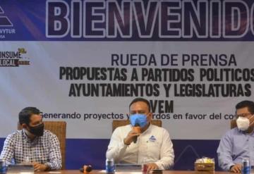 Encuentro con los representantes de la Canaco Servytur y el dirigente estatal del PVEM