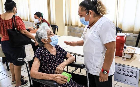 Se registra en el municipio de Comalcalco gran afluencia de Adultos Mayores: Ultimo día de vacunación