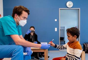 Pruebas de Covid-19 en forma de paleta para niños