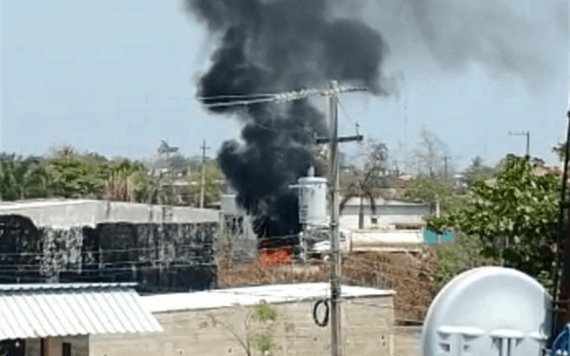 Incendio causa fuerte contaminación en Balancán