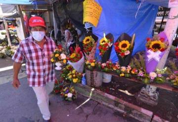 Comerciantes de flores denuncian incongruencia de autoridades por suspensión de sus actividades