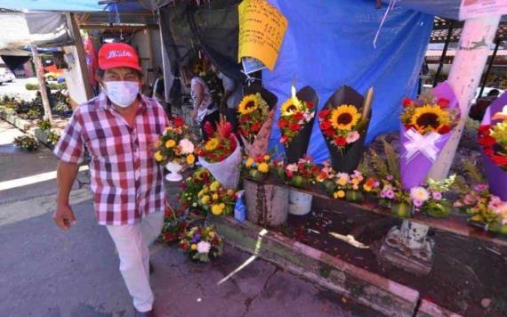 Comerciantes de flores denuncian incongruencia de autoridades por suspensión de sus actividades