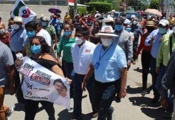 Andrés Granier Melo recorre comunidades del Distrito X