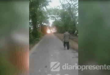 Se incendia combi chontal en el bordo de Guatacalca, Nacajuca