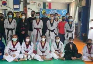 Recibe a la selección estatal de Taekwondo