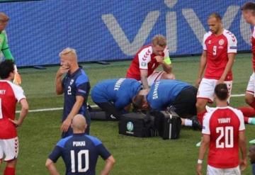 La Eurocopa se detuvo en el minuto 44 después de que un jugador se desplomara en el campo de juego