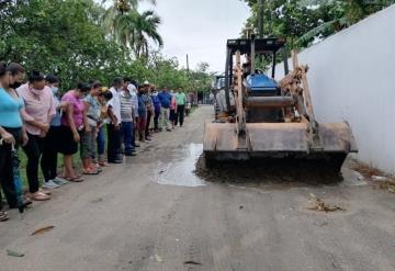 Pavimentarán otro camino en Comalcalco; Invierte Ayuntamiento 4.3 mdp