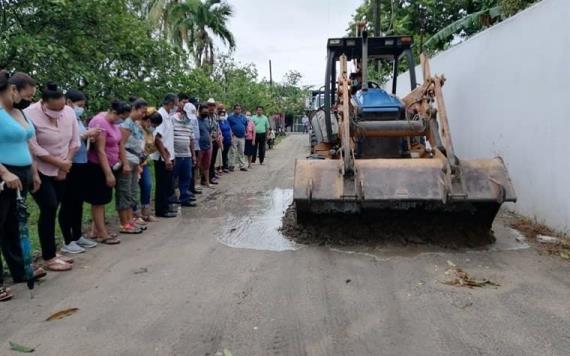 Pavimentarán otro camino en Comalcalco; Invierte Ayuntamiento 4.3 mdp