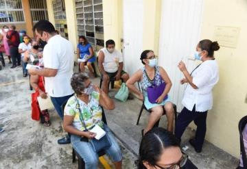 Realizan jornada de vacunación contra COVID-19 en Villa Parrilla