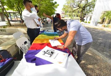 Recolectan firmas para aprobación de matrimonio igualitario 