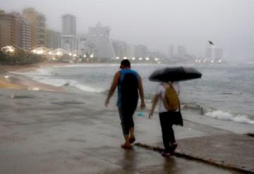 Tormenta tropical “Enrique” se debilita mientras se acerca a BCS