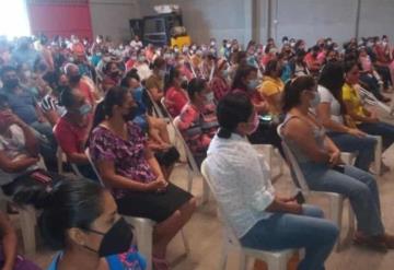 Frente a mujeres emprendedoras, Nuris López, reafirmó su compromiso de trabajar de la mano con cada una de ellas