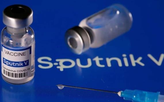 México produce primer lote de prueba de vacuna rusa Sputnik V contra COVID-19