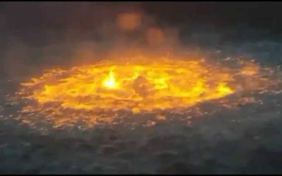 Semarnat descarta daños al ecosistema tras incendio en el mar