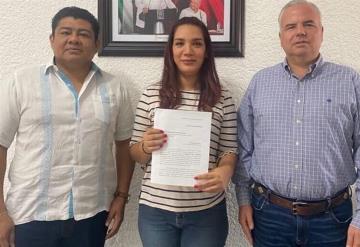 Regidora del PVEM renuncia a su afiliación y se une a Morena en Tacotalpa