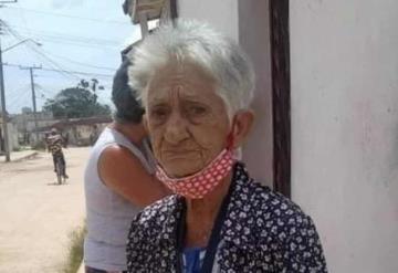 Video: Abuelita protesta porque está cansada de tener hambre