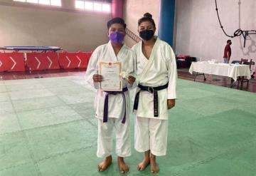 Karatekas tabasqueños ascienden de grado