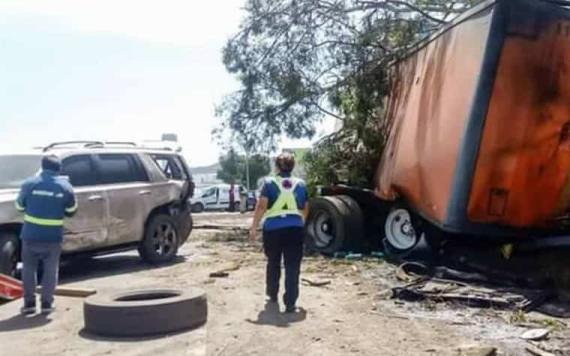 En la México-Querétaro tráiler embiste varios autos dejando un saldo de 10 heridos