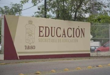 Entregan SETAB plazas en educación primaria