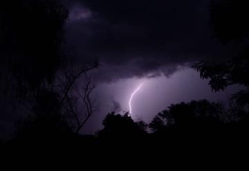 Tormenta tropical Linda se intensifica a huracán categoría 1