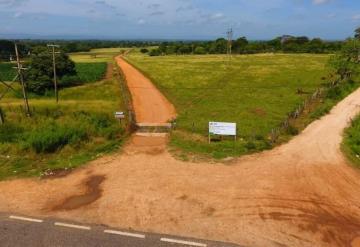 Entrega el Gobierno de Emiliano Zapata trabajos de rehabilitación en caminos rurales en el Ejido Río Final