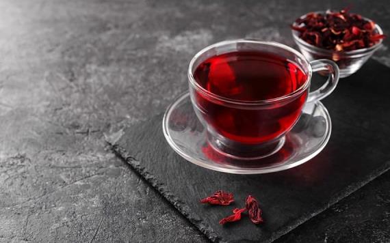 3 efectos secundarios de tomar té de Jamaica