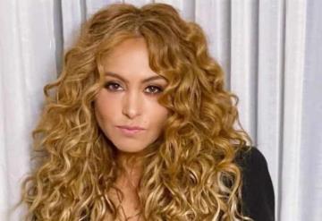 Paulina Rubio es ovacionada por un famoso conductor