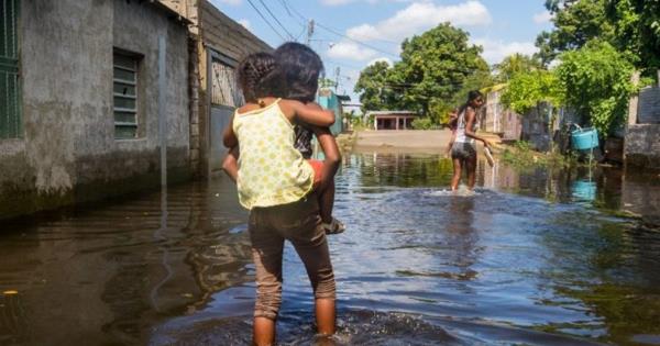 Inundaciones en Venezuela dejan 13 muertos Decretan estado de emergencia