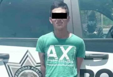 Joven es detenido por robarle el celular a su amigo