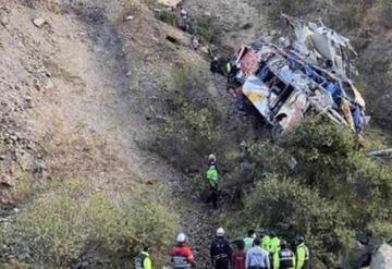 Un autobús cae al precipicio, dejando al menos 29 personas fallecidas