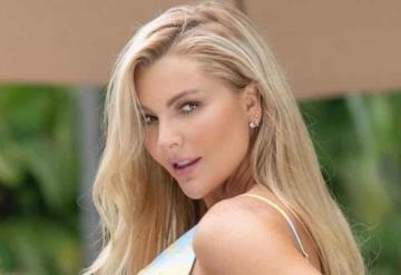 A un lado Julián Gil! Marjorie de Sousa presume su belleza con coqueto bañador negro