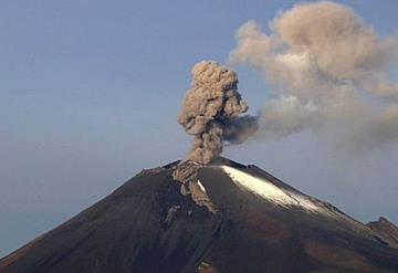 Septiembre va con todo, el Popocatépetl exhala columna de vapor y ceniza