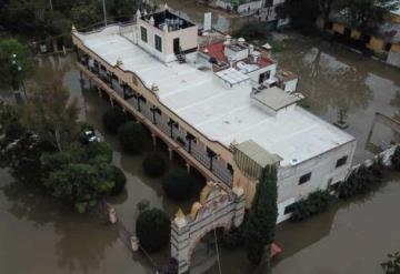 Se inunda pueblo mágico de Tequisquiapan; evacuan a habitantes y turistas