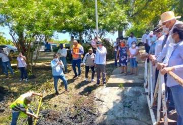 Merino Campos supervisa trabajos de limpieza de canales y drenes como parte del programa de prevención a la temporada de lluvias