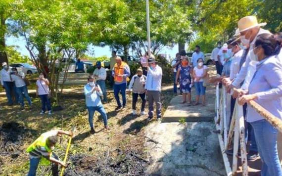 Merino Campos supervisa trabajos de limpieza de canales y drenes como parte del programa de prevención a la temporada de lluvias
