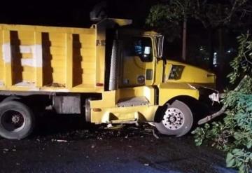 Volteo provoca aparatoso accidente